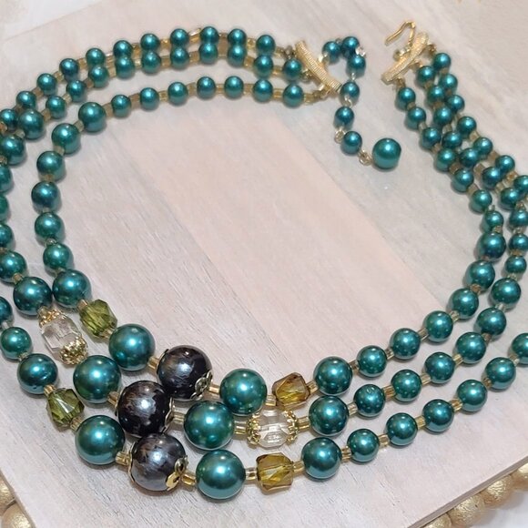 Evergreen green and crystals 3 strand choker vintage necklace - Picture 2 of 4